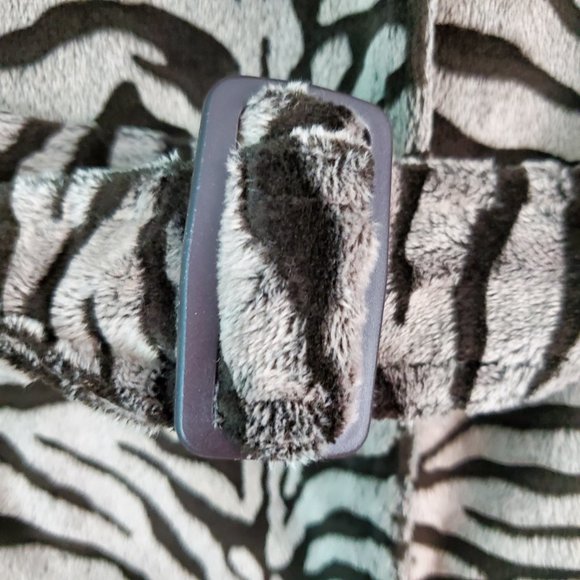 Loire NY Animal Zebra Print Furry Soft Trench Style Coat Jacket Belted  Medium - Picture 5 of 9